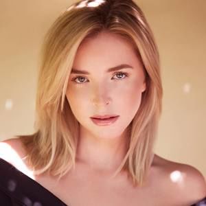 Meet your Posher, Avery